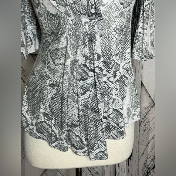 Haute Hippie Snake Print Top Pleated Front XXS (Runs big) - Picture 2 of 8